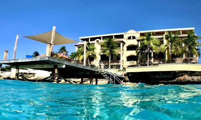 Belnem Apartamento | The Bellafonte - Luxury Oceanfront Hotel