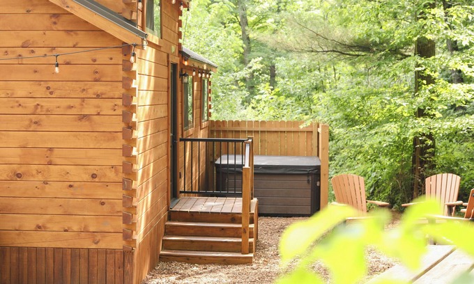Mingoville Cabina | The Bellefonte Campground presents: Tiny Home | 2 Bedroom with HOT TUB
