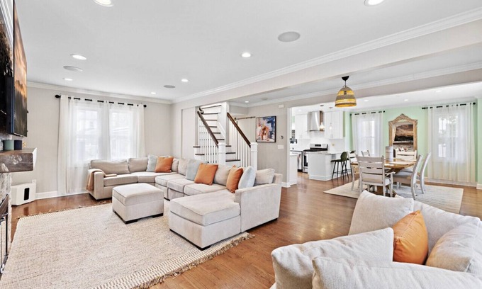 Elizabeth Casa | The Bennett I Flagship Oasis