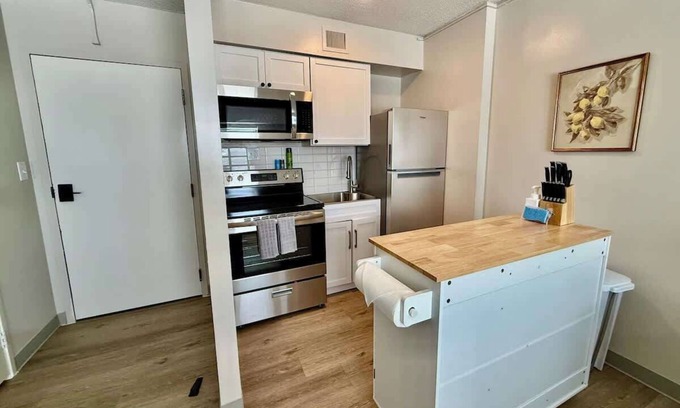 North Central Omaha Apartamento | The Benson at Modern Heights