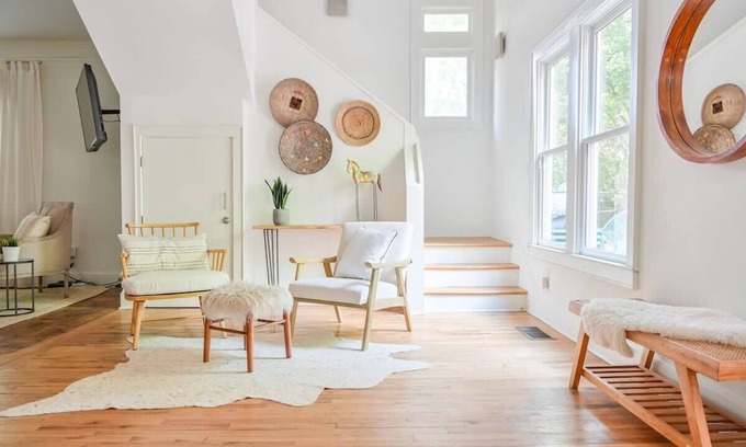 Cabbagetown Casa | This house is a 3 bedroom(s), 3.5 bathrooms, located in Atlanta, GA.