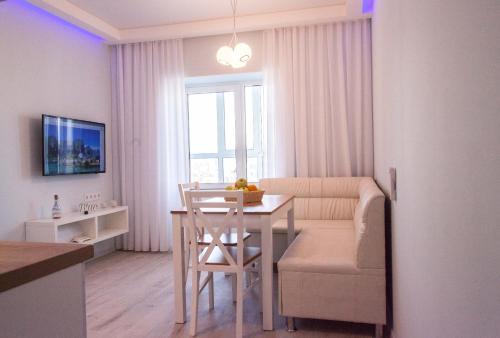 Solomjanskyj Apartamento | The best apartment in Kiev Blue