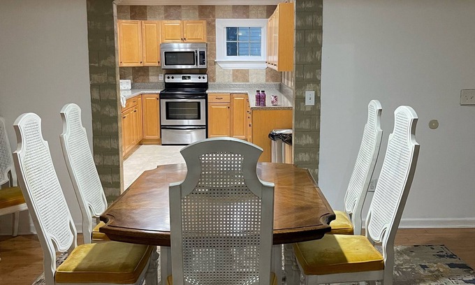 Cartersville Casa | The Best Location Cartersville Downtown. 2MI From LakePoint