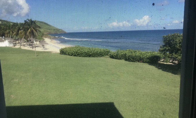 Estate Sion Farm Condominio | THE BEST OF GENTLE WINDS. Luxurious unit overlooking the beach.