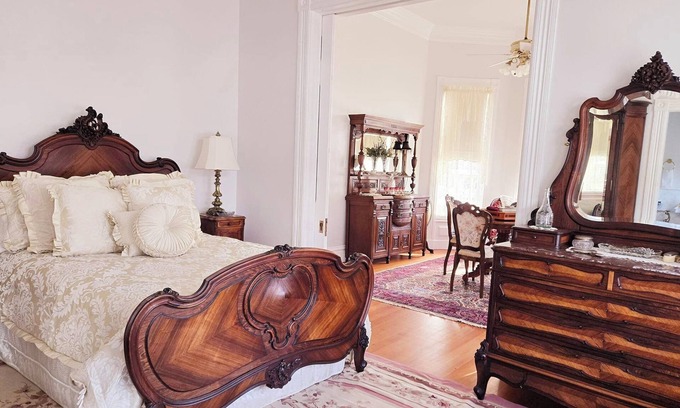 Winters Casa | THE Best Place To Stay In Winters Luxury Elegance Near Downtown Discover Winters