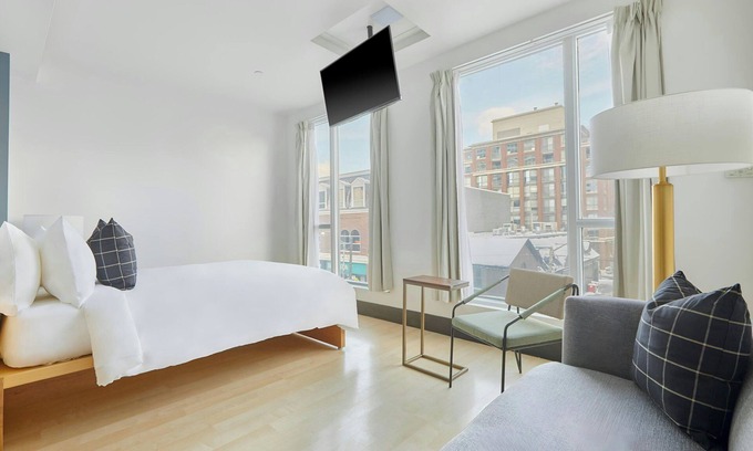 Downtown Toronto Hotel | The Beverley Hotel Queen West, Sonder by Marriott Bonvoy