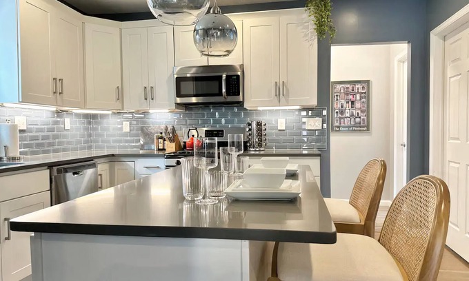 South Hills Casa | The Beverly at Mt. Lebanon by Luxe PGH