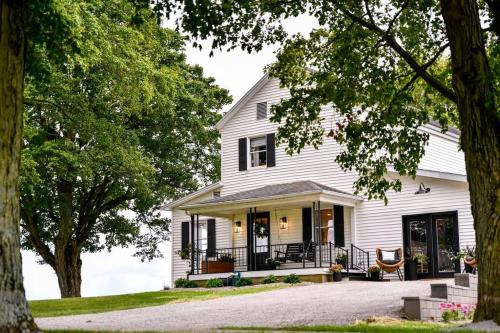 Amanda Casa | The Bidwell Bungalow