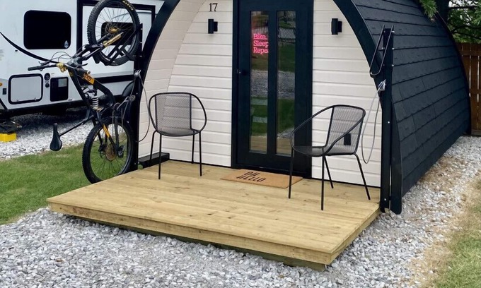 Bentonville Cabina | The Bike Inn #17, Mulberry River Cabin