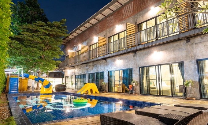Hin Lek Fai Hotel | The Bike Loft Family Hostel