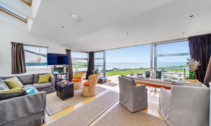 Eype Casa | The Billy Shed