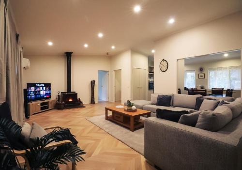 Bright Complejo | The Birch House - Silver Birches Accommodation Bright
