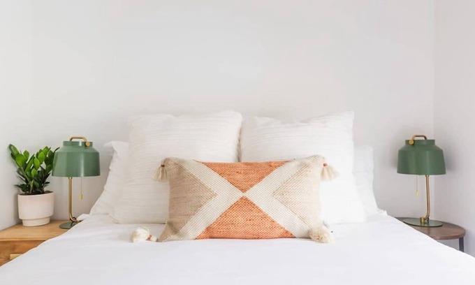 Prince Edward Apartamento | The Birch Suite at Portage House in Picton