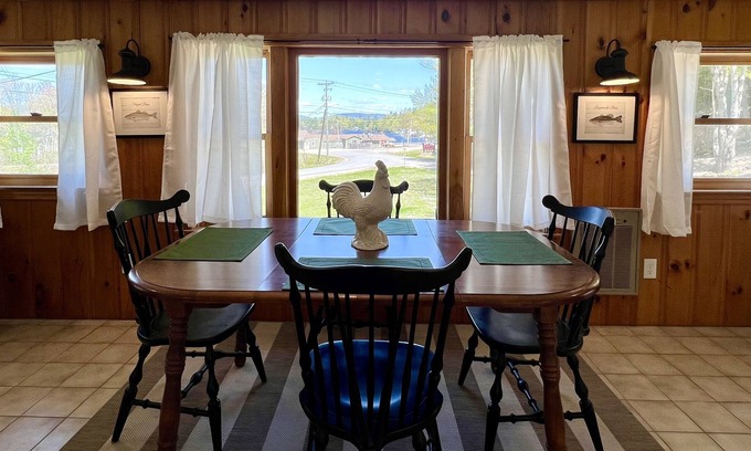 Bristol Cabaña | The Birchwood Cottages on Newfound Lake B - PRIME LOCATION- across from beach!