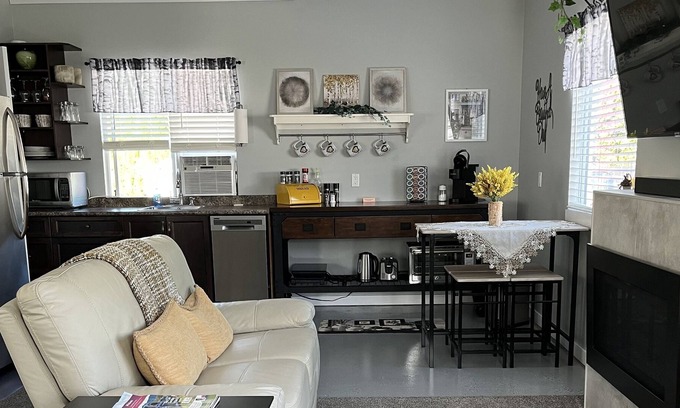 Mission Casa | The Birchwood Inn - A Cute & Cozy Getaway!