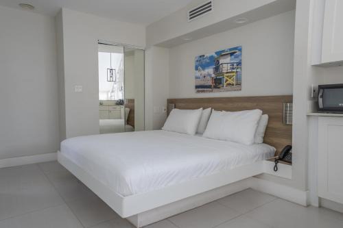 Northeast Miami Hotel | The Biscayne Hotel