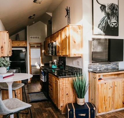 Austin Casa | The Bison Cabin - The Cabins at Rim Rock