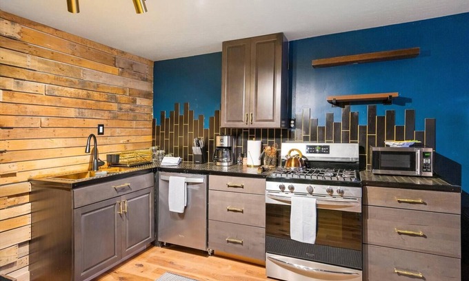 Albuquerque Apartamento | The Bizarre and the Beautiful