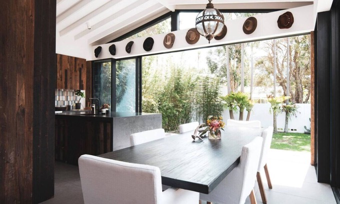 Avalon Beach Casa | The Black Ace Residence | Heated Magnesium Pool