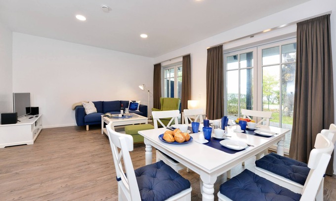 Ralswiek Apartamento | The Blaues Haus 1 vacation apartment in Ralswiek offers an ideal retreat for