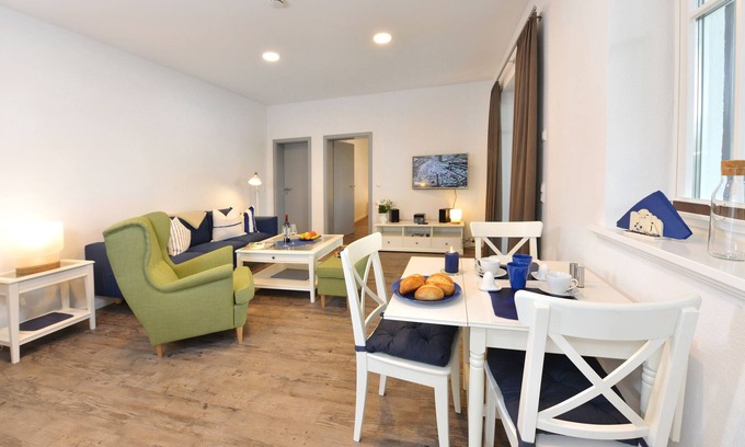 Ralswiek Apartamento | The Blaues Haus 1 vacation apartment in Ralswiek offers an ideal retreat for