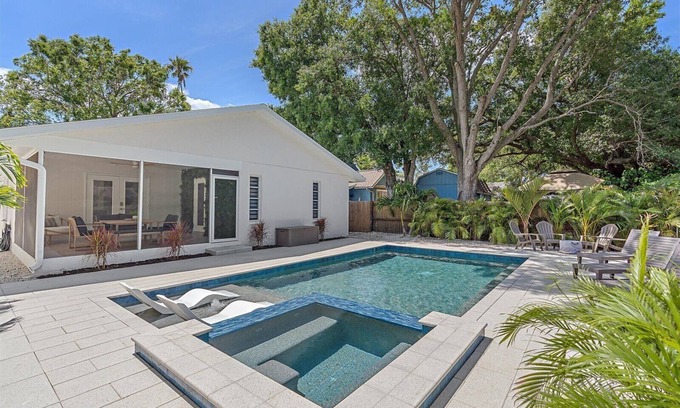 Arlington Park Casa | The Blessing House - Htd Pool & Spa, Close to Beaches