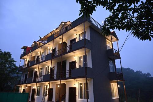 Bhimtal Hotel | The Blossom Glee