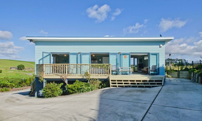 Waipu Cabaña | La casa azul con WiFi - Waipu Holiday Home