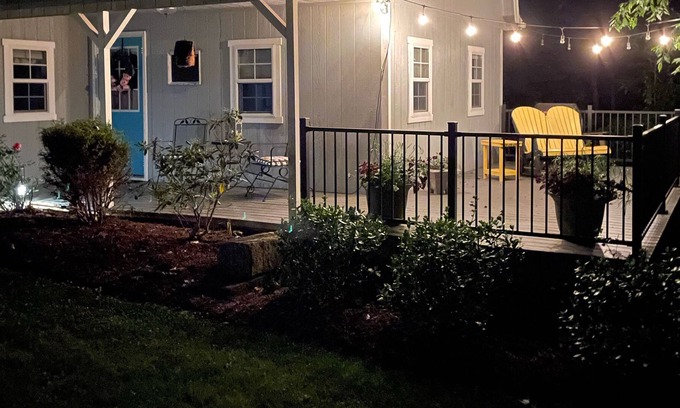 Dundee Cabaña | The Blue Door Cottage