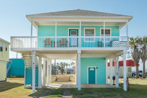 Surfside Beach Casa | The Blue Haven - Cute Beach Bungalow With Easy Access to Sand and Gulf Waters!