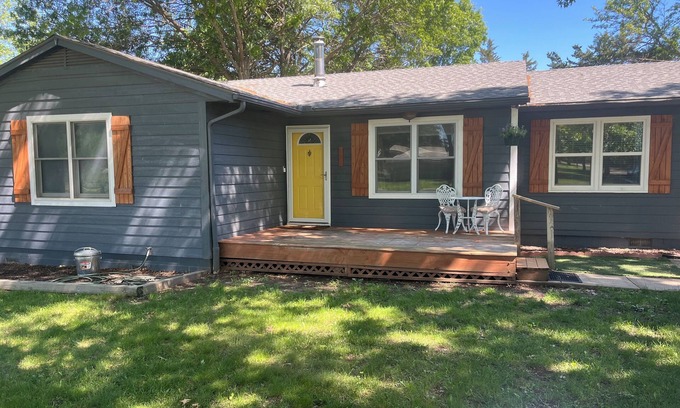 Pleasanton Casa | The Blue House, a comfy and welcoming home for family and friends