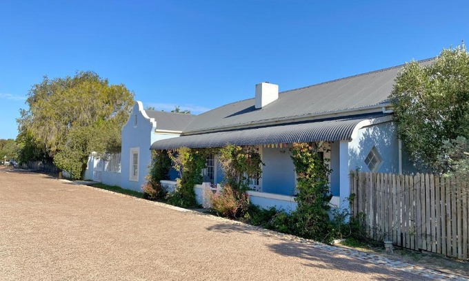 Stanford Casa | The Blue House