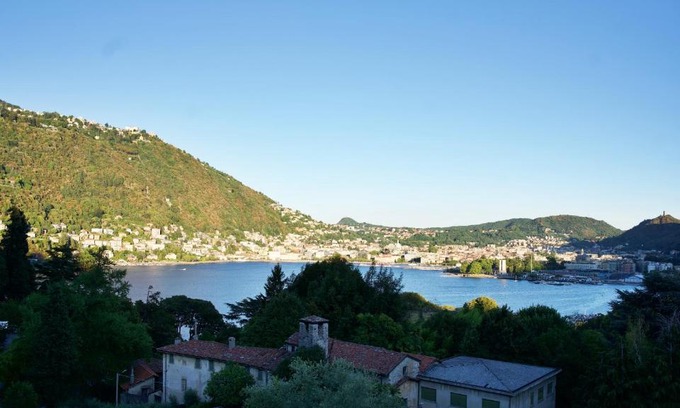 Como Apartamento | The Blue - lake/city view modern apt near villa Olmo