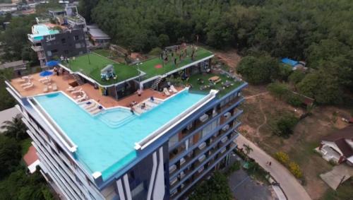 Phuket Hotel | The Blue Mavi Hotel