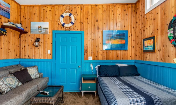Ocean Beach Hotel | The Blue Parrot Guest House