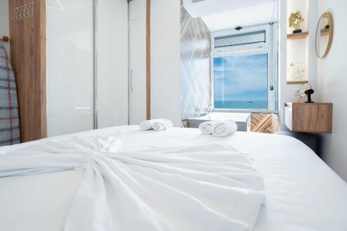 Shkembi i Kavajes Apartamento | The Blue Pearl Apartment