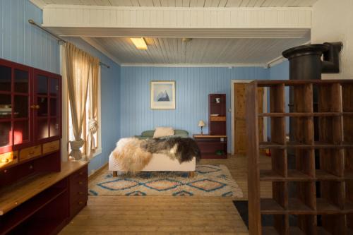 Vestre Slidre Apartamento | The blue room at Vevstogo - cosy with a mesmerizing view, sauna and eco living in an old school house