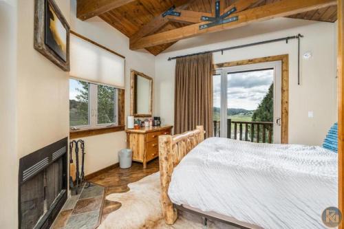 Alton Casa | The Bluebell Tiny Cabin at The Wildflower Near Zion and Bryce