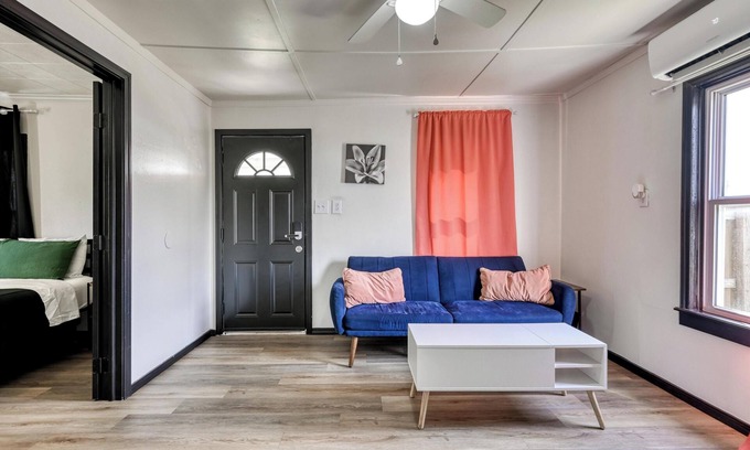 Joplin Casa | The Bluebird: Modern 1 Bed, Large Peaceful Yard