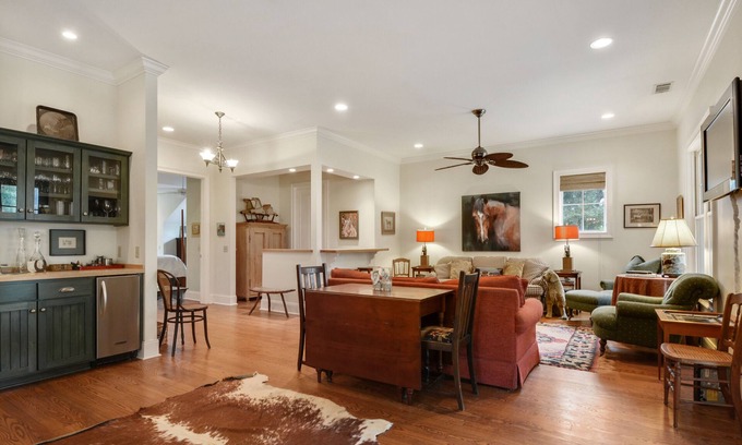 Old Town Bluffton Otro | The Bluffton Farmhouse
