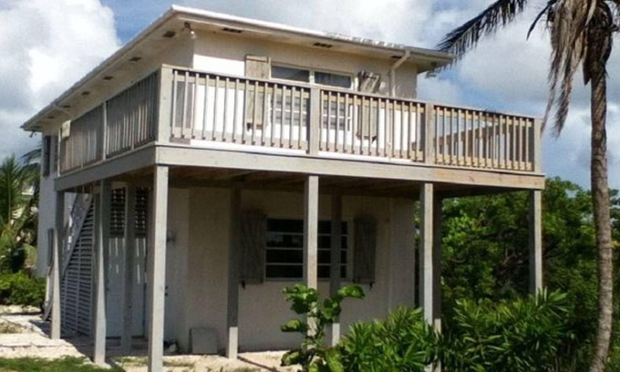 Governor's Harbour Casa | The Boat House by Eleuthera Vacation Rentals