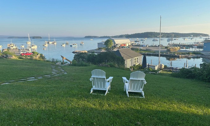 Stonington Cabaña | The Boathouse: cozy cottage at harbor's edge - walk to downtown Stonington