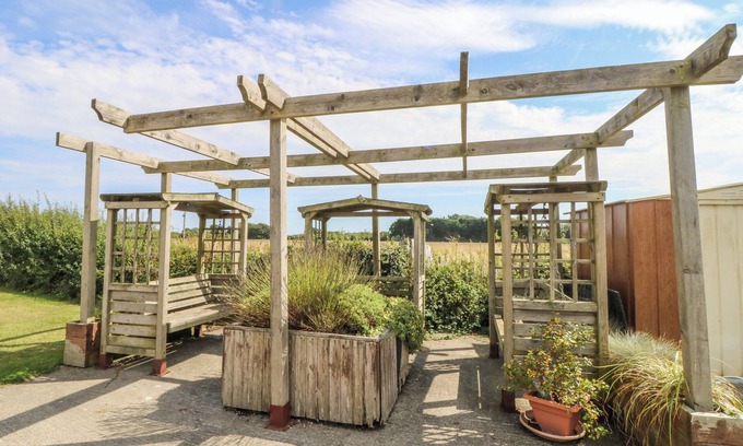 Wittering Cabaña | The Boathouse