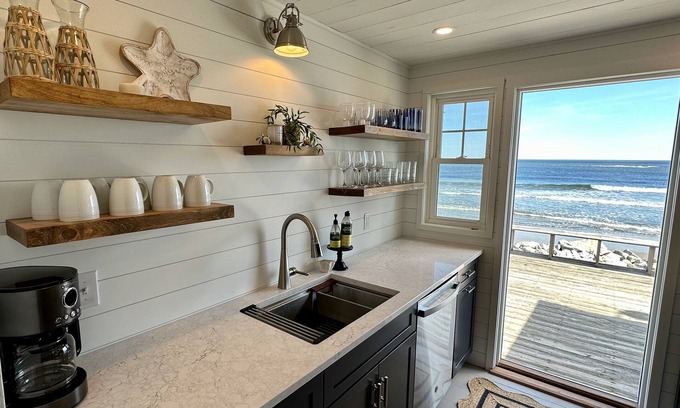 Biddeford Pool Cabaña | The Boathouse