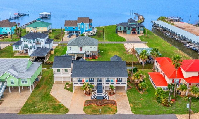 Creole Casa | The Boating, Fishing, and Gaming Retreat