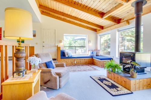 Sea Ranch Casa | The Bobcat House