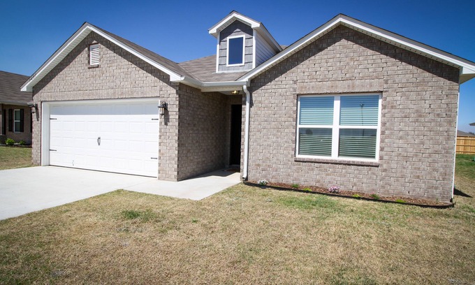 Collinsville Casa | The Boho Bungalow- Clean, Cozy & Family Friendly!