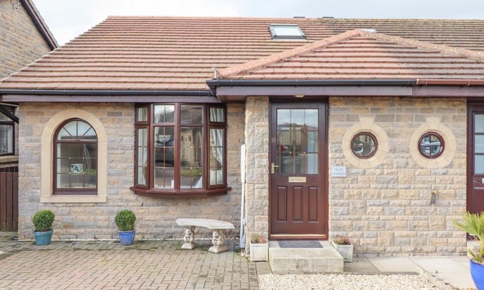 Seahouses Casa | The Bolthole Seahouses