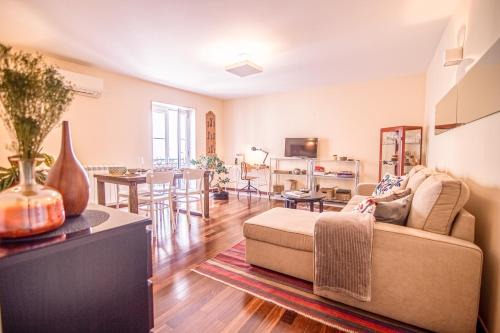 Sacramento Apartamento | The Bonsai Apartment - Glamorous Chiado