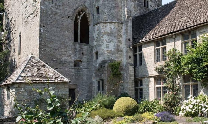 Beverston Otro | The Bothy - Beverston Castle Cotswolds